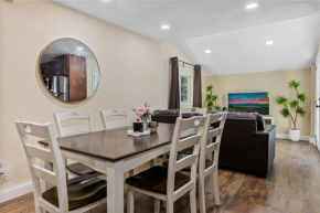 Jaybird Lodge - Large and spacious home near the Lake and Village!